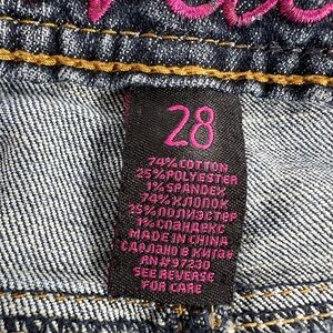 Straight Leg Women’s Jeans in Medium Blue - Size 28